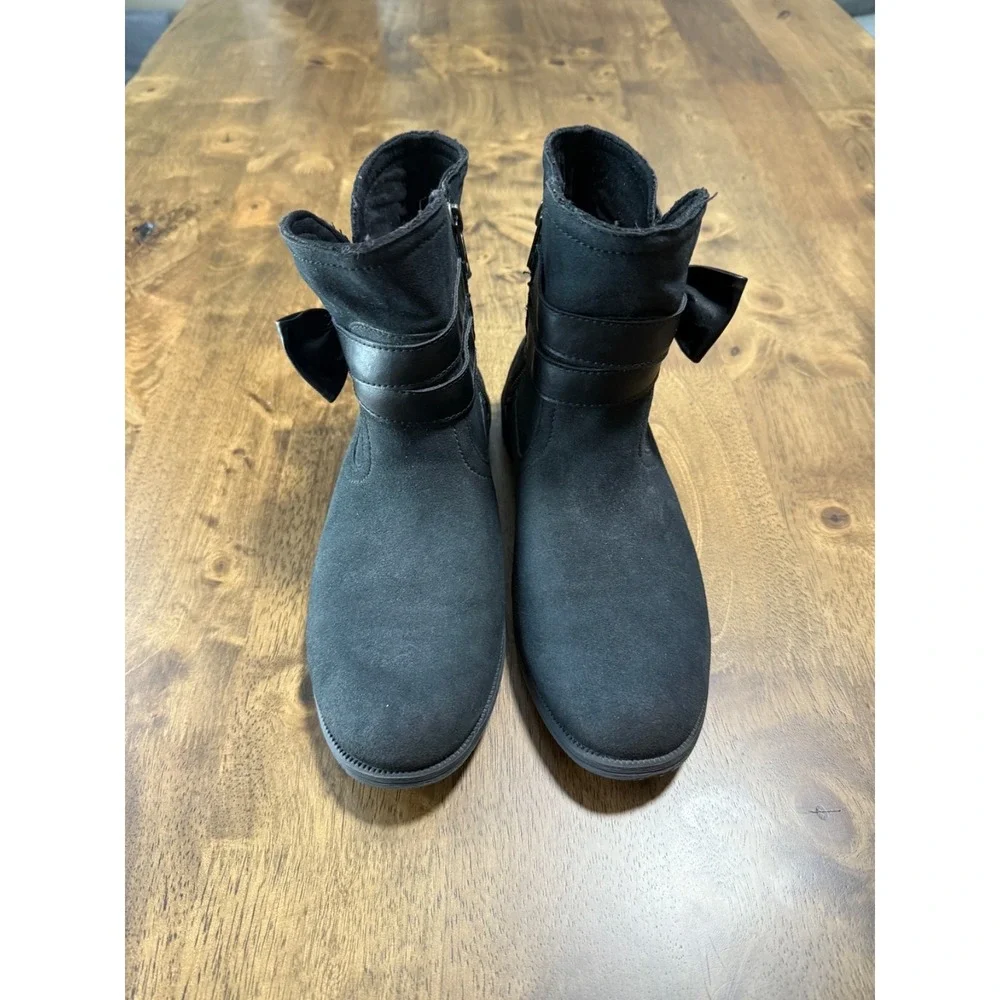 EUC Girls UGG Kids' Joanie‎ Bow Boots black size 6